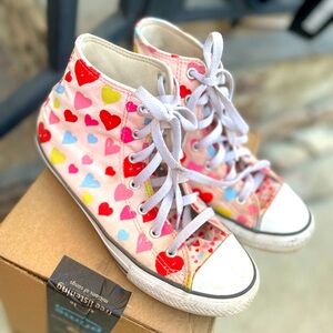 Converse Allstar Hightop Chuck Taylor Heart pink sneaker